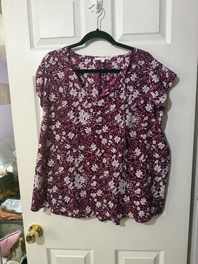 Floral V-Neck Short Sleeve Top - Purple